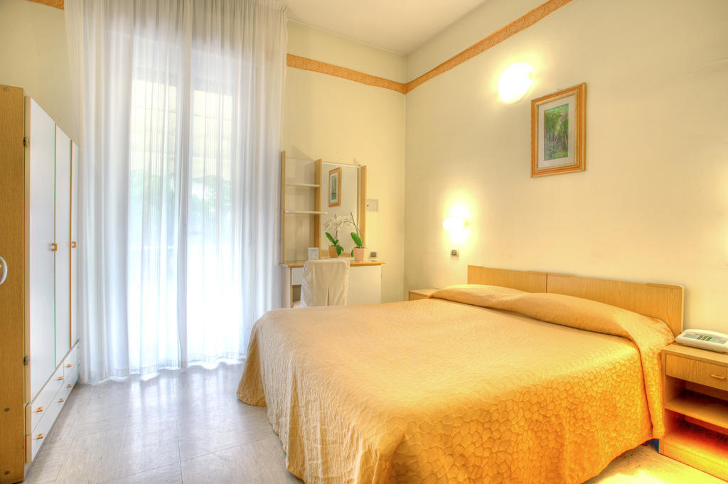 Hotel Rosso Blu Cesenatico Camera foto