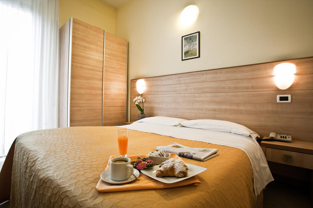 Hotel Rosso Blu Cesenatico Esterno foto