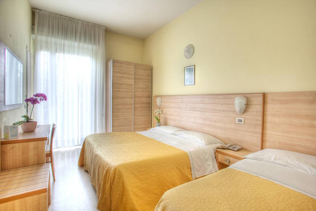 Hotel Rosso Blu Cesenatico Esterno foto